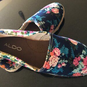 ALDO Women shoes. Size 37